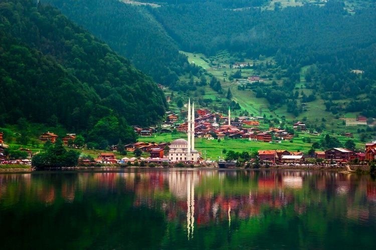 رحلة متوازنة في تركيا: كيف تجمع بين إسطنبول وسبانجا وبورصة في برنامج واحد مريح؟